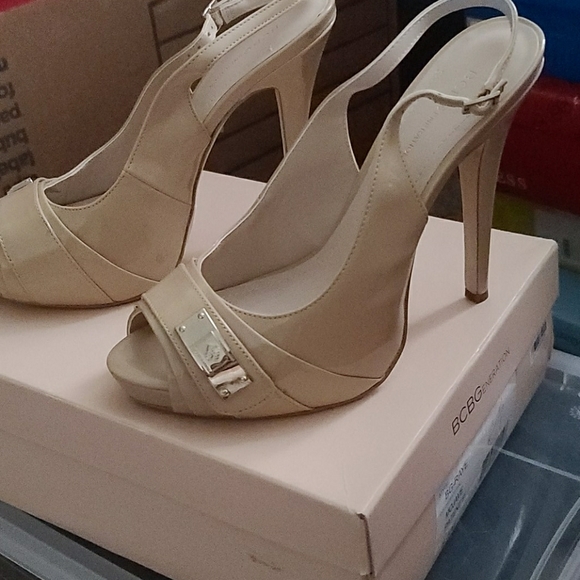 BCBGeneration - Picture 1 of 5